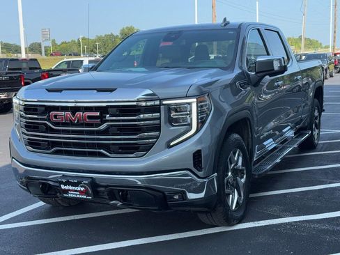 Used 2023 GMC Sierra 1500 SLT w/ SLT Premium Package AWD/4WD image 11