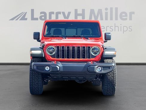 New 2025 Jeep Gladiator Rubicon w/ Convenience Group image 8