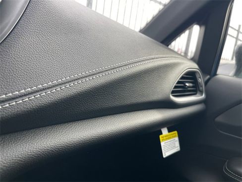 New 2026 Chrysler Pacifica Select w/ S Appearance Package image 17