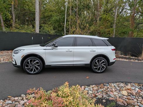 Used 2023 Lincoln Corsair Reserve w/ Equipment Group 201A image 2