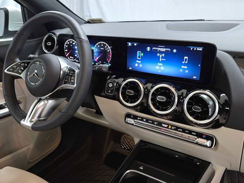 Certified 2026 Mercedes-Benz GLA 250 4MATIC image 12