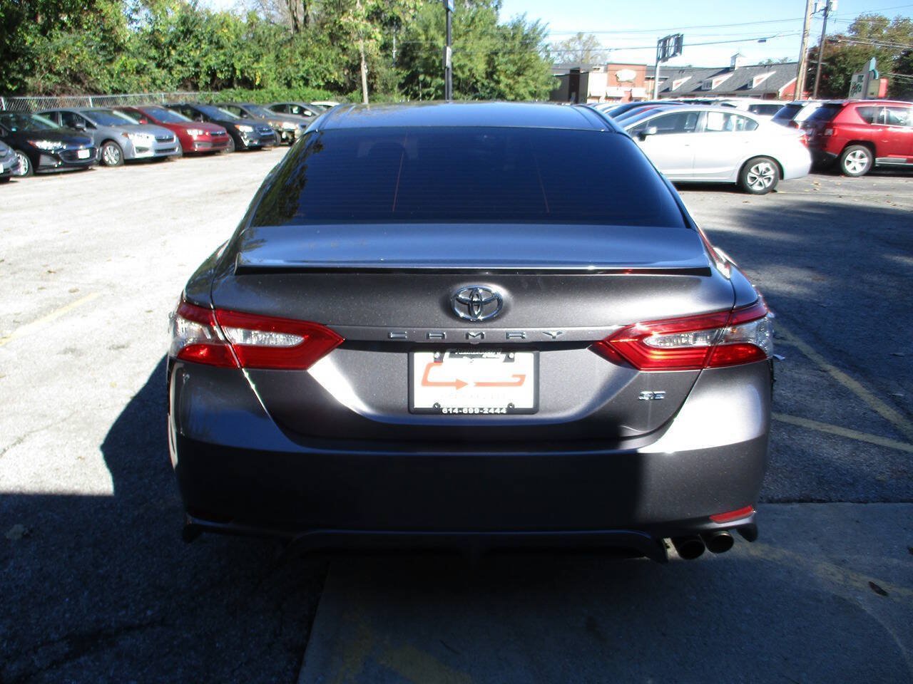 Used 2018 Toyota Camry SE FWD image 12