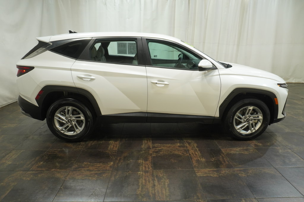Certified 2025 Hyundai Tucson SE AWD/4WD image 4