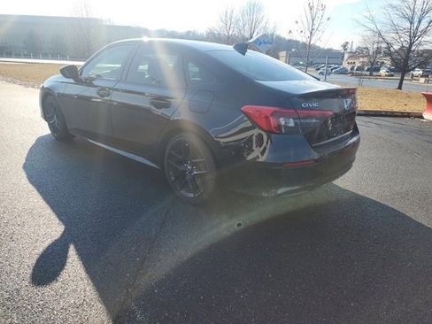 Used 2023 Honda Civic Sport image 3
