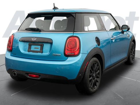 Used 2019 MINI Cooper 2-Door Hardtop image 3