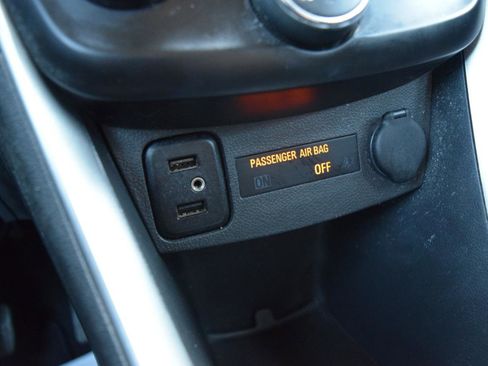 Used 2019 Chevrolet Trax LT w/ LT Convenience Package FWD image 26