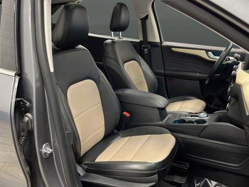 Used 2021 Ford Escape Titanium w/ Titanium Elite Package image 25