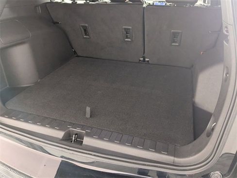 Used 2023 Chevrolet Equinox RS w/ RS Leather Package image 30