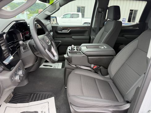Used 2024 GMC Sierra 1500 Elevation AWD/4WD image 9