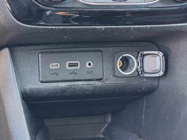 Used 2022 Buick Encore GX Select FWD image 21