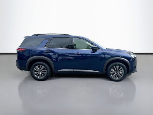 Used 2025 Nissan Pathfinder SV FWD image 8