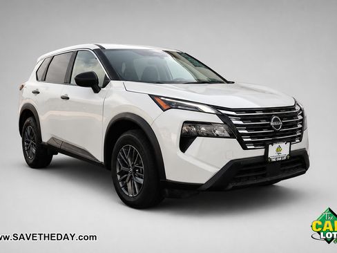 Used 2024 Nissan Rogue S FWD image 10