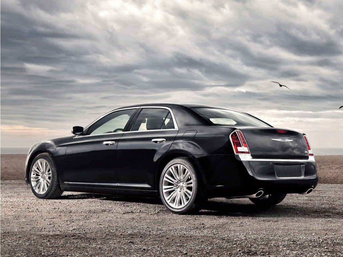 Used 2012 Chrysler 300 Limited RWD image 1