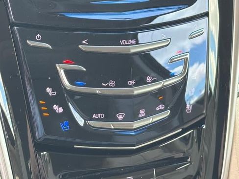 Used 2019 Cadillac Escalade Premium Luxury RWD image 33
