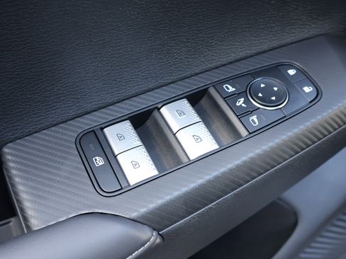 Used 2024 Mitsubishi Outlander SE image 15