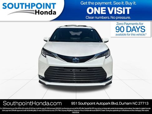 Used 2025 Toyota Sienna Limited FWD image 2