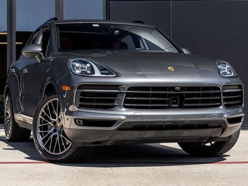 Certified 2022 Porsche Cayenne image 6