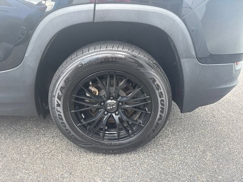 Used 2022 GMC Terrain SLE AWD/4WD image 5