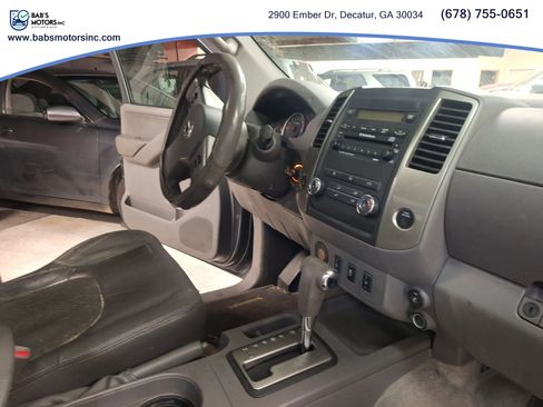 Used 2012 Nissan Frontier SL w/ Moonroof Pkg image 24