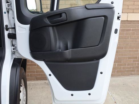 Used 2024 RAM ProMaster 2500 w/ Convenience Group FWD image 18