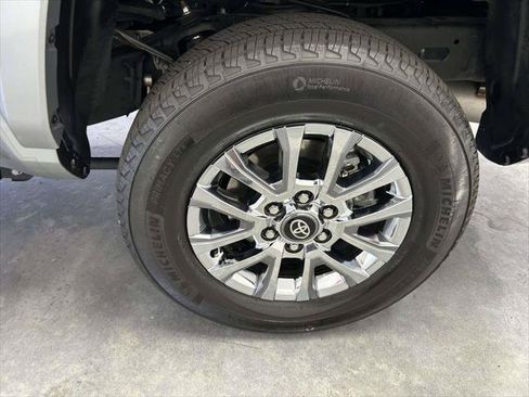 Certified 2024 Toyota Tacoma Limited AWD/4WD image 11