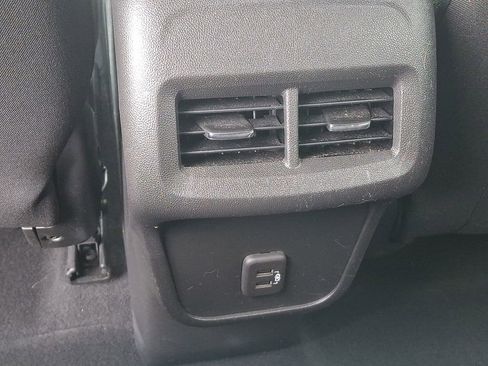 Used 2023 Chevrolet Equinox LT image 11