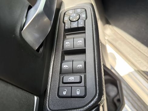 Used 2025 RAM 2500 Big Horn AWD/4WD image 17