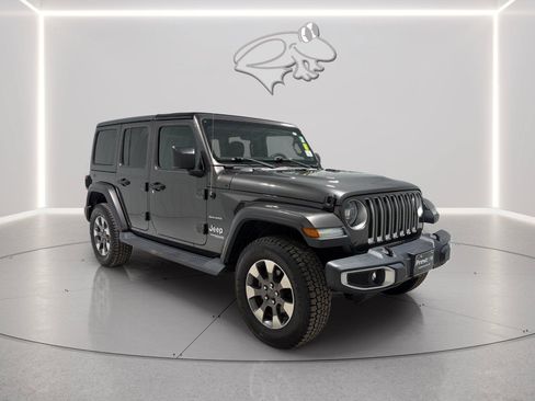 Used 2019 Jeep Wrangler Unlimited Sahara w/ Cold Weather Group AWD/4WD image 7