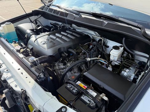 Used 2019 Toyota Sequoia SR5 RWD image 37