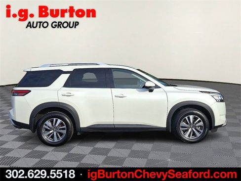 Used 2023 Nissan Pathfinder SL image 7
