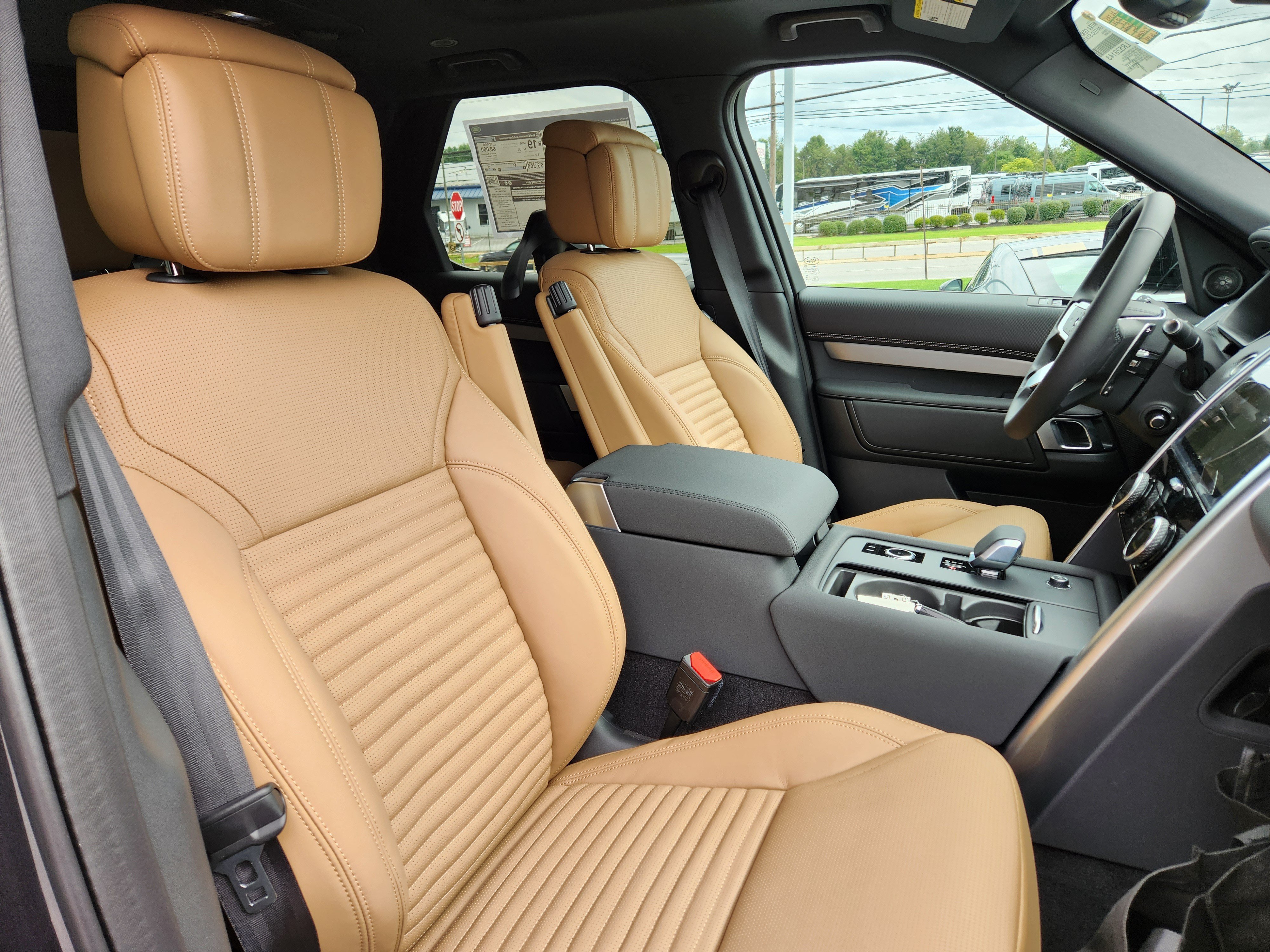 New 2026 Land Rover Discovery Limited Edition AWD/4WD image 12
