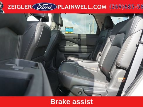 Used 2023 Nissan Pathfinder SL w/ SL Premium Package AWD/4WD image 12