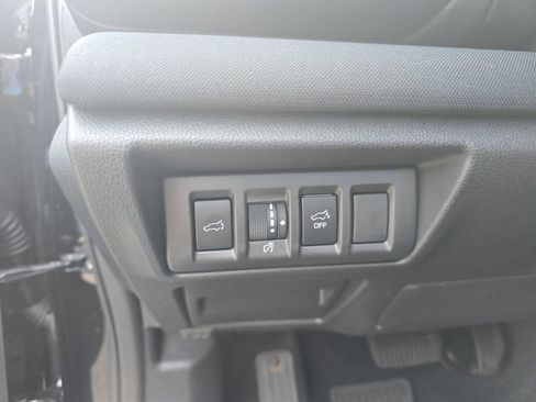 Used 2025 Subaru Outback Premium w/ Popular Package #1A AWD/4WD image 28