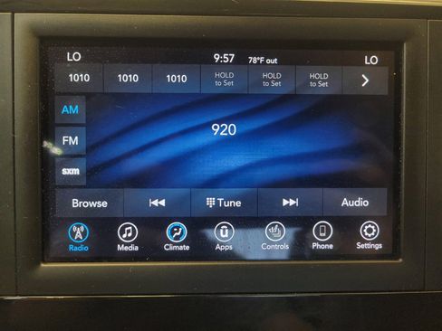 Used 2020 Chrysler Pacifica Touring-L FWD image 25
