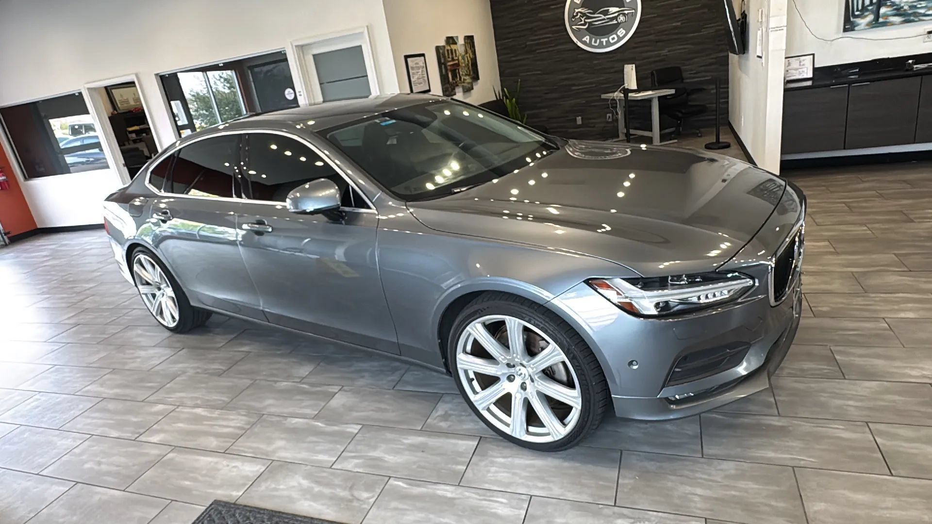 Used 2018 Volvo S90 T6 Momentum AWD/4WD image 4