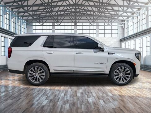 Used 2021 GMC Yukon Denali w/ Denali Premium Package RWD image 3