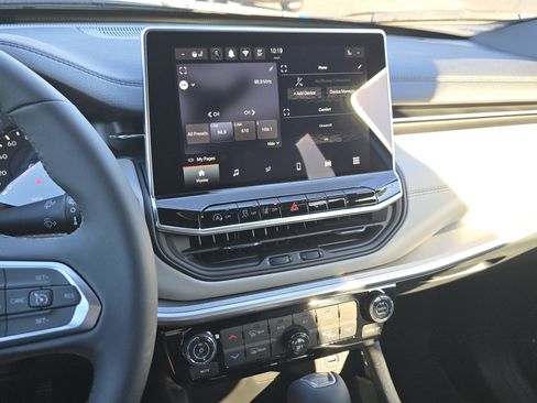 New 2026 Jeep Compass Limited image 31