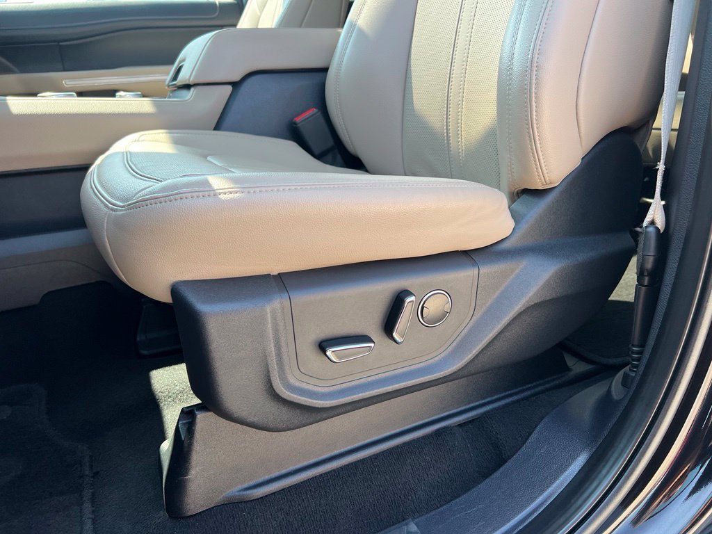 Used 2024 Ford Expedition Max Limited AWD/4WD image 15