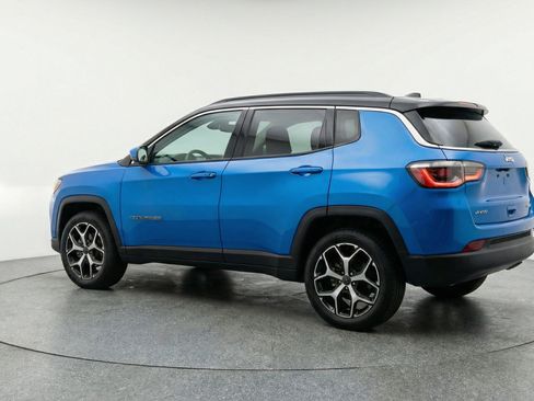 Used 2025 Jeep Compass Limited image 6