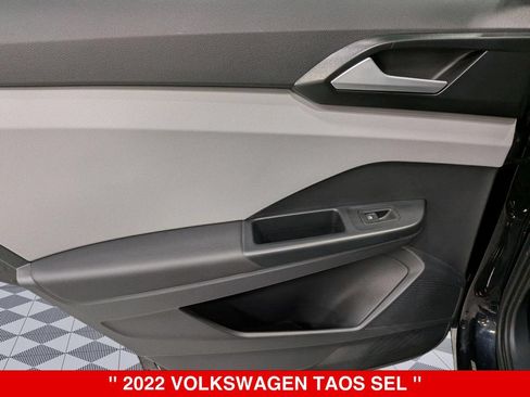 Used 2022 Volkswagen Taos SEL w/ Panoramic Sunroof Package AWD/4WD image 30