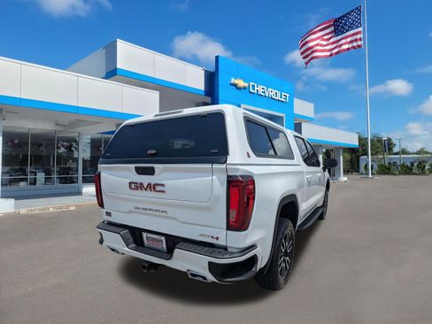 Used 2021 GMC Sierra 1500 AT4 w/ AT4 Premium Package AWD/4WD image 3