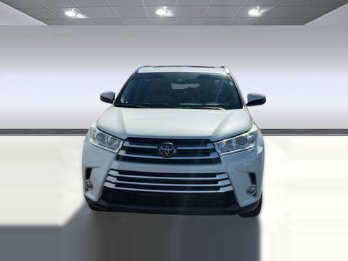 Used 2019 Toyota Highlander XLE image 6