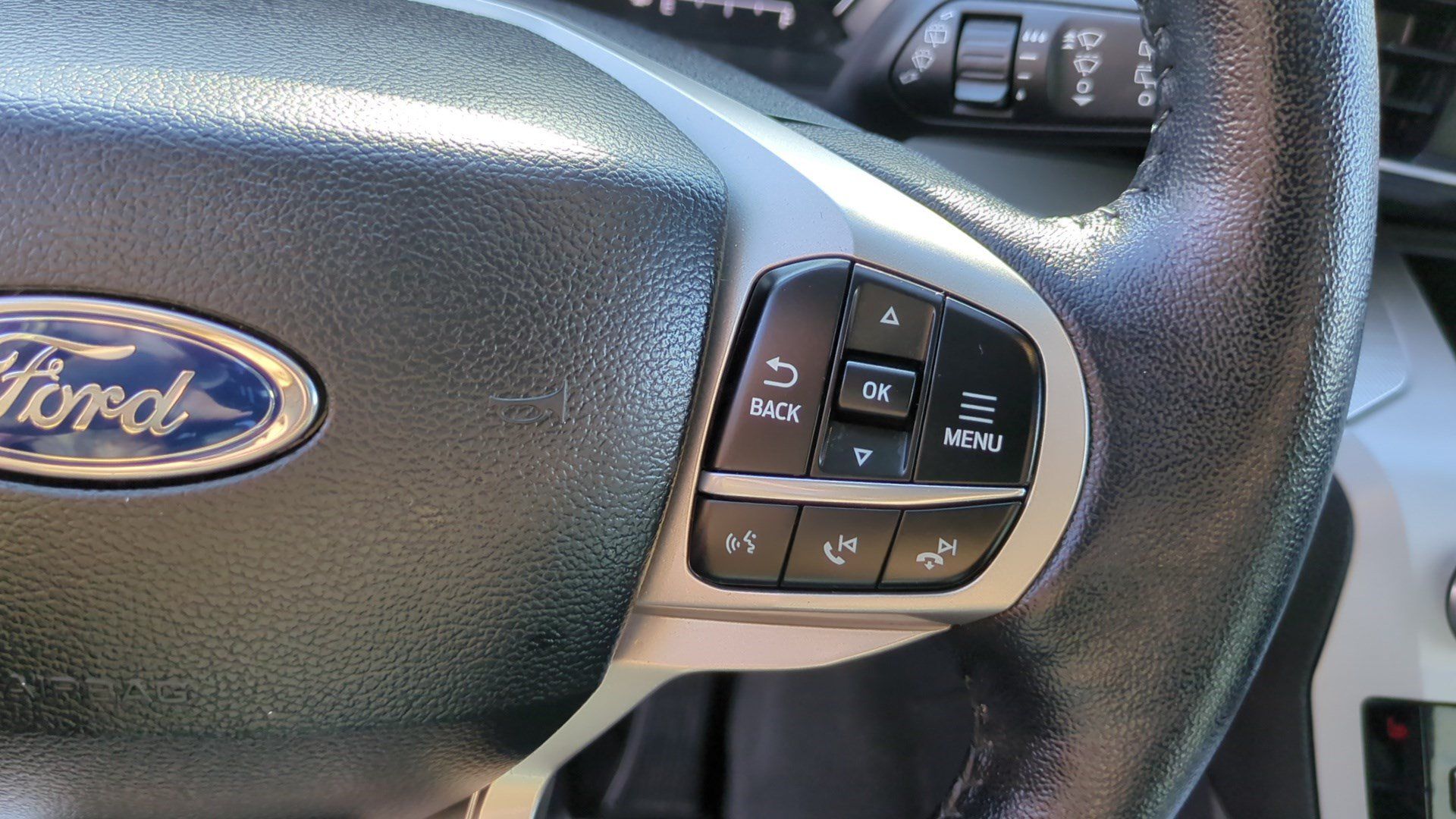 Used 2023 Ford Explorer XLT w/ Equipment Group 202A AWD/4WD image 19