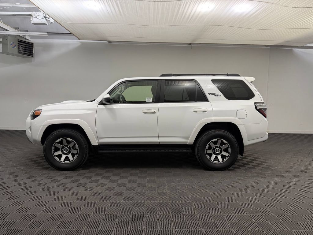 Used 2021 Toyota 4Runner TRD Off-Road AWD/4WD image 2