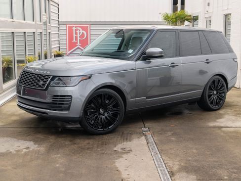Used 2020 Land Rover Range Rover HSE image 2