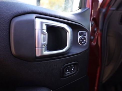 Used 2021 Jeep Wrangler Unlimited Sahara image 17