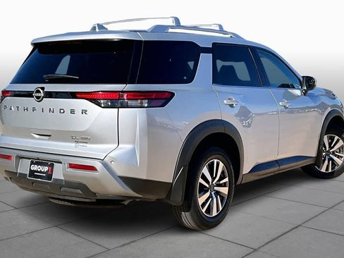 Used 2023 Nissan Pathfinder SL image 12