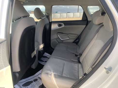 Used 2021 Kia Soul LX FWD image 23