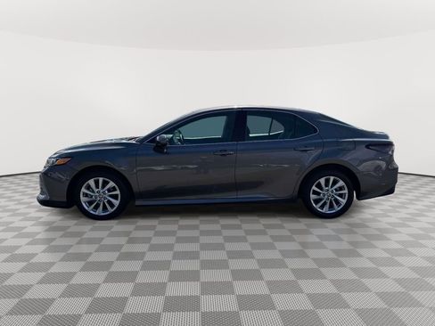 Used 2023 Toyota Camry LE image 4