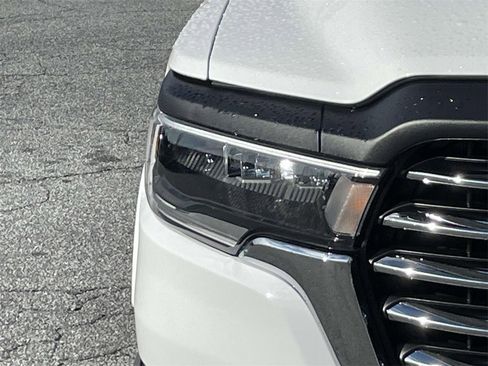 Used 2025 RAM 1500 Laramie image 9